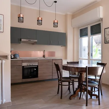 Casa Mirella Apartment *