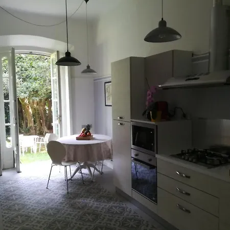 Casa Mirella Daire Arona